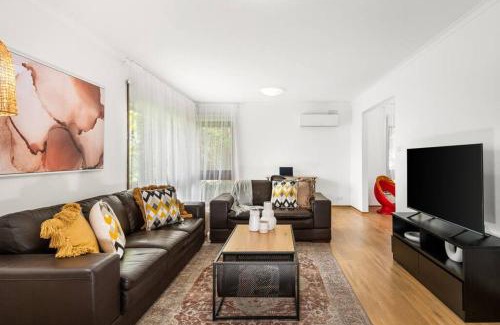 Belmont House | 4 Bedroom home by Short & Long Stays