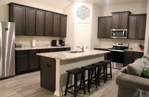 Medina Valley House | 4-bedroom home close to Sea World, Lackland AFB, & many other attractions!