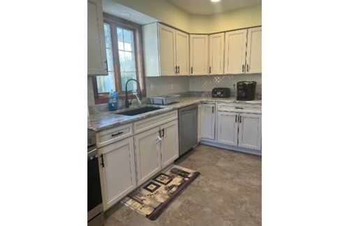 Somersworth House | 4-bedroom home near Berwick/Portsmouth (beaches, shopping, trails and more)!