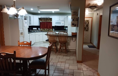 Chamberlain House | 4 bedroom home on Missouri River