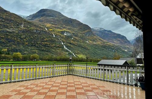 Jostedal House | 4 bedroom house in beautiful Oldedalen