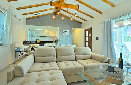 Nova Vas House | 4 bedroom lovely home in Brtonigla