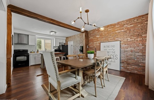 Kitchener House | 4 Bedroom Luxury House, Free Parking, LRT, Kitchener Downtown, near Chicopee SKI