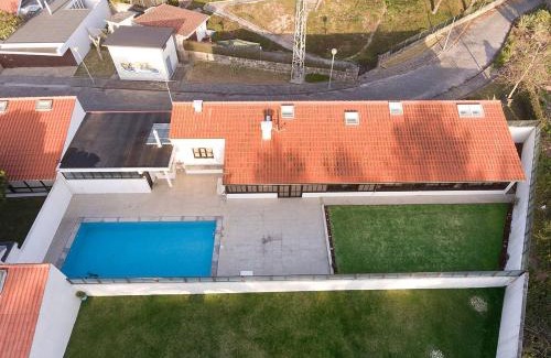 Esposende Villa | 4 bedroom Luxury Villa - riverside & beachside