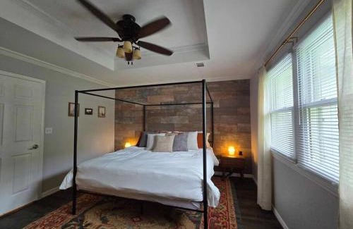 Calera House | 4 bedroom pet friendly grill under 5 min to airport and Choctaw Casino