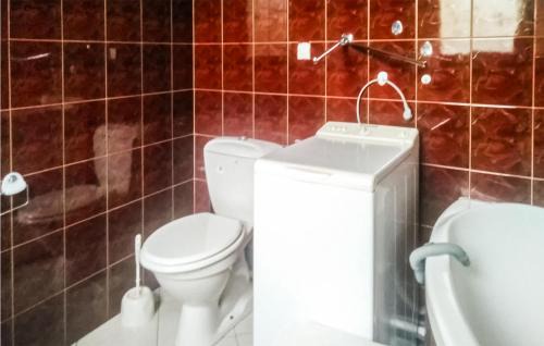 Drawno House | 4 Bedroom Stunning Home In Dominikowo