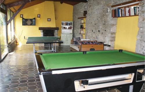 Escos House | 4 Bedroom Stunning Home In Escos