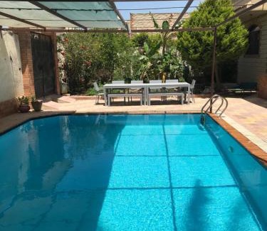 Al-'Amriyah Villa | 4 Bedroom superior family villa with private pool, 5 min from beach Abu Talat