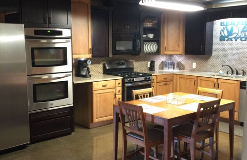 Hornbeak Cabin | 4-bedroom vacation home steps to Reelfoot Lake