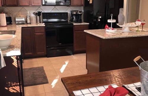 Aubrey House | 4 Bedrooms/2Bath Extremely clean Home Two Years old