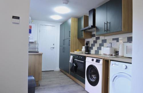 Kettering House | 4 berooms 7 beds house in Kettering 2 showers Garden Fast Wi-Fi