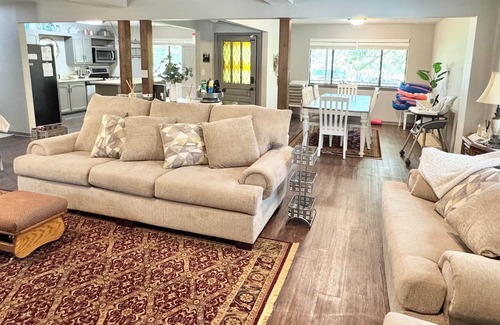 Franklin House | 4 BR/3 Bath Country Home with View of Lake and Wildlife.