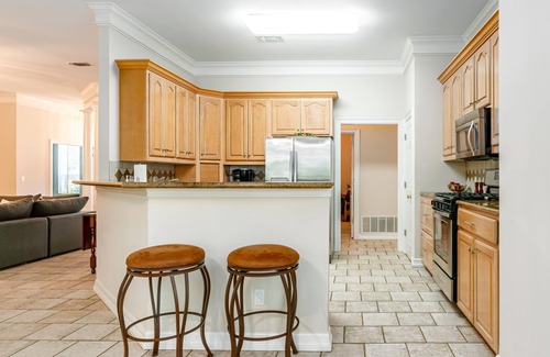 Paris House | 4 BR Spacious Luxury Home, 3 beds are King, perfect for executives or a family