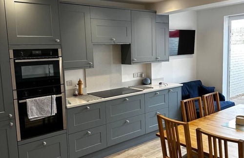 Swanage House | 4 Double Bedroom Victorian Cottage