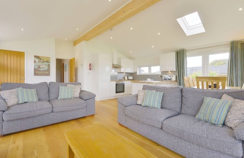 Dobwalls Cottage | 4 HORIZON VIEW, family friendly, luxury holiday cottage in Dobwalls