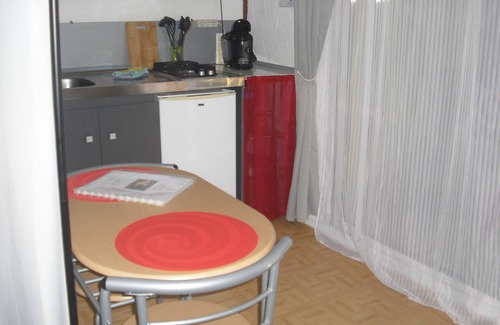 Gordes Apartment | 4 km from Gordes Gite for 2 people