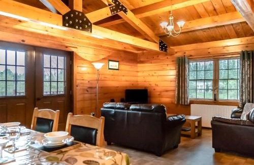 Old Leake House | 4 Lakeview Lodge