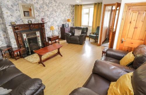 Westport House | 4 McNeela Terrace