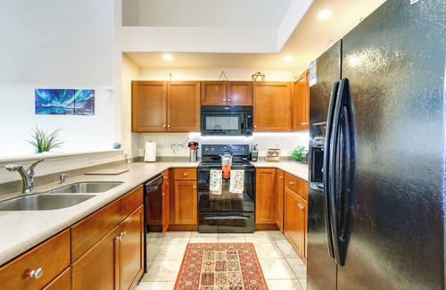 Dupont Condo | 4 Mi to Airport: Convenient Denver Condo