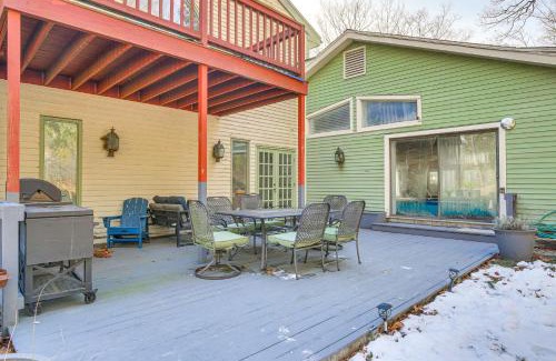 Bethel Apartment | 4 Mi to Danbury Apt with Indoor Pool Access