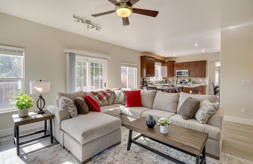 Northwest Reno House | 4 Mi to Downtown Reno Spacious Family Retreat!