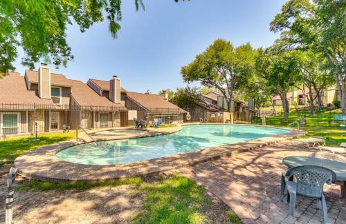 Parker Lane Apartment | 4 Mi to Dtwn Gem with Pool Access and Patio in Austin