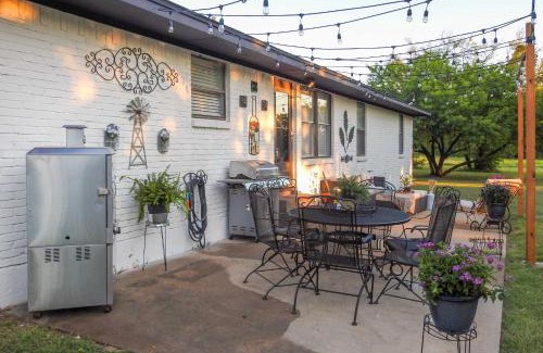 McKinney House | 4 Mi to Dtwn McKinney Home with Game Room and Patio