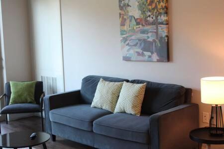 Ames Apartment | 4 mi to Jack Thrice Stadium + hot tub