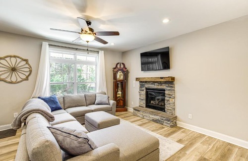 Chapin House | 4 Mi to Marina and Boat Ramp Lake Murray Getaway!