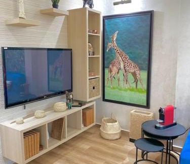 Skhirat Plage Villa | 4 min à pied de la Plage, 3 BR, Piscine, Parking