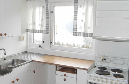Luster Apartment | 4 person holiday home in Høyheimsvik