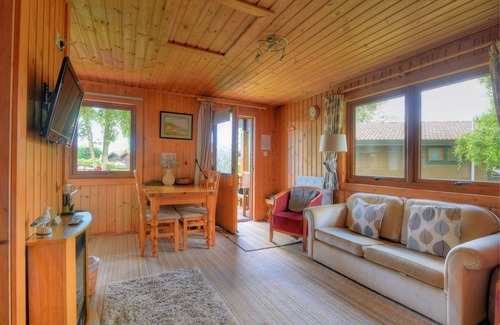 Combpyne Cottage | 4 PINEWOOD RETREAT, family friendly, with pool in Lyme Regis