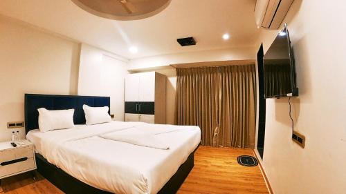 Vadgaon Budruk Hotel | 4 Points Lodging & Boarding