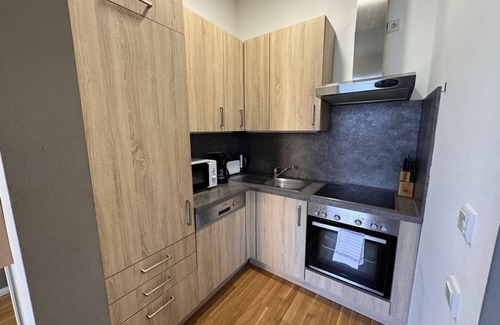 Eutritzsch Apartment | 4-Room Apartment (L3/L4) – Newly Renovated and Quie