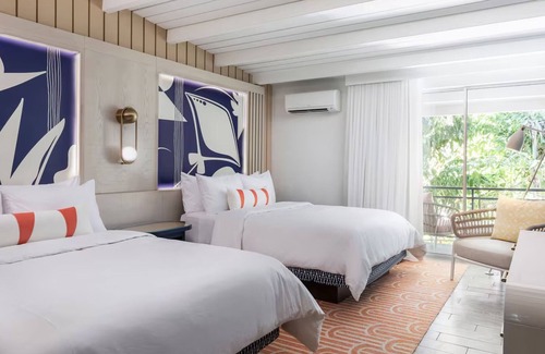 Islamorada Hotel | 4 Rooms w/Queen Beds, Balcony, 3 Outdoor Pools, Free Parking & Pet Friendly