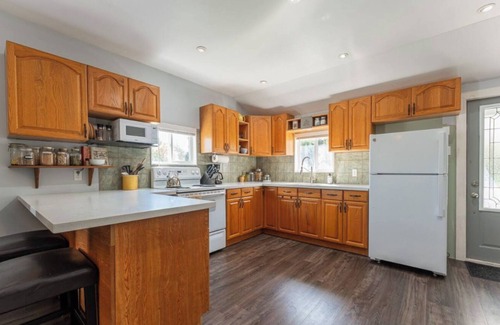 Victoria Road Cottage | 4 season cottage by Balsam Lake - 3 bedroom 2 Bathroom