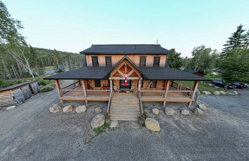 Unorganized North East Parry Sound Cottage | 4 Season Nature Retreat - Winter Playtime