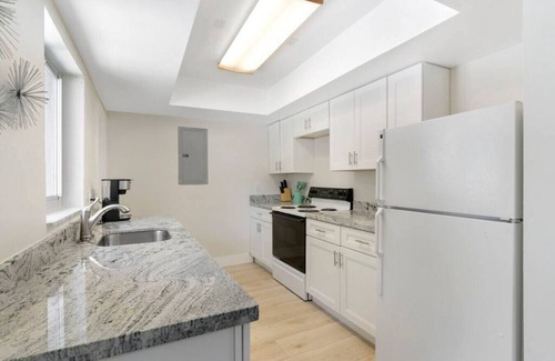 Croissant Park Apartment | #4 · Spacious 1 bedroom Apartment with 70inch smart TV!