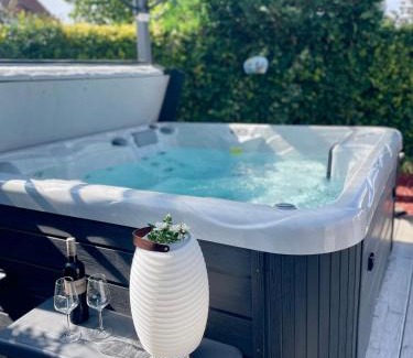 Braunfels Apartment | 4 Sterne Ferienwohnung Schlossblick Sauna Pool Whirlpool pri
