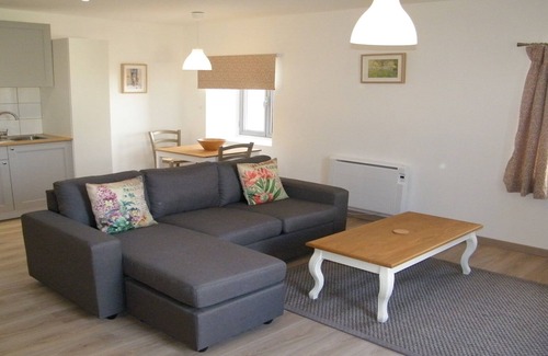 Puisseguin Cottage | 4 The Courtyard 4 Star Vineyard Gite