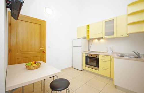 Bratus Apartment | 40 m² Apartment ∙ 2 bedrooms ∙ 3 guests