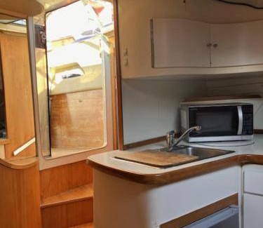 Genoa Boat Rental | 40 m² Houseboat ∙ 1 bedroom ∙ 3 guests