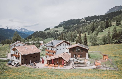 Parpan House | 400 m² House ∙ 12 bedrooms ∙ 34 guests