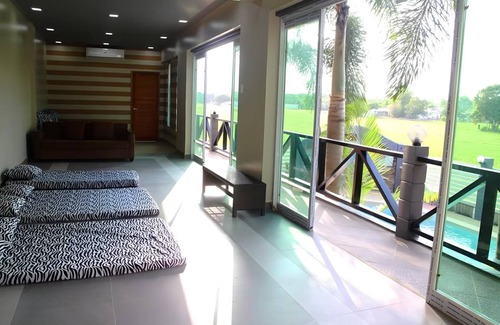 Apalit House | 400 m² House ∙ 3 bedrooms ∙ 20 guests