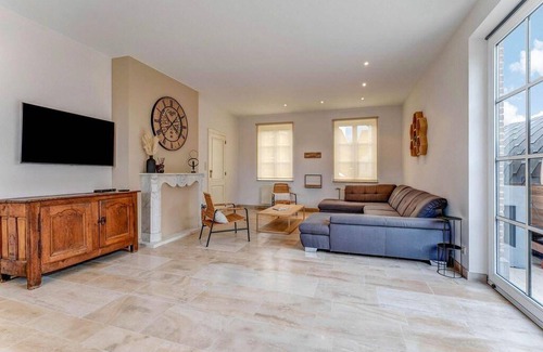 Heers House | 400 m² House ∙ 3 bedrooms ∙ 8 guests