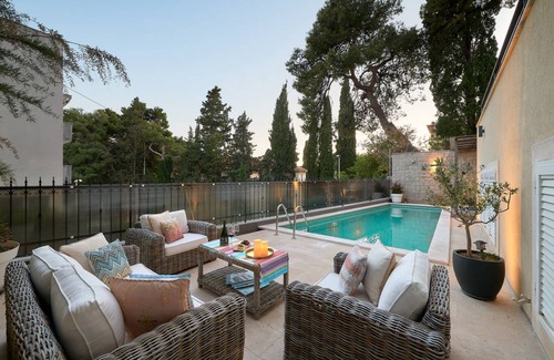 Bacvice Villa | 400 m² Villa ∙ 5 bedrooms ∙ 10 guests