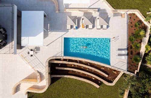 Syracuse Villa | 400 m² Villa ∙ 6 bedrooms ∙ 13 guests