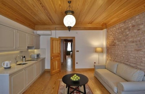 Old City Apartment | 401 · Old City Brand New SPACIOUS with Balcony