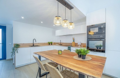 Empuriabrava Ski Chalet | 405-Beautiful house on the canal with private mooring for rent with parking and wifi in Empuriabrava