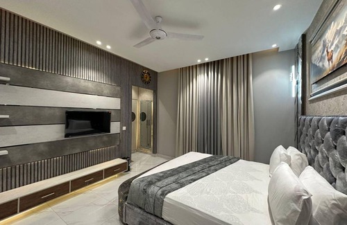 Multan Apartment | 4084 m² Apartment ∙ 17 bedrooms ∙ 30 guests